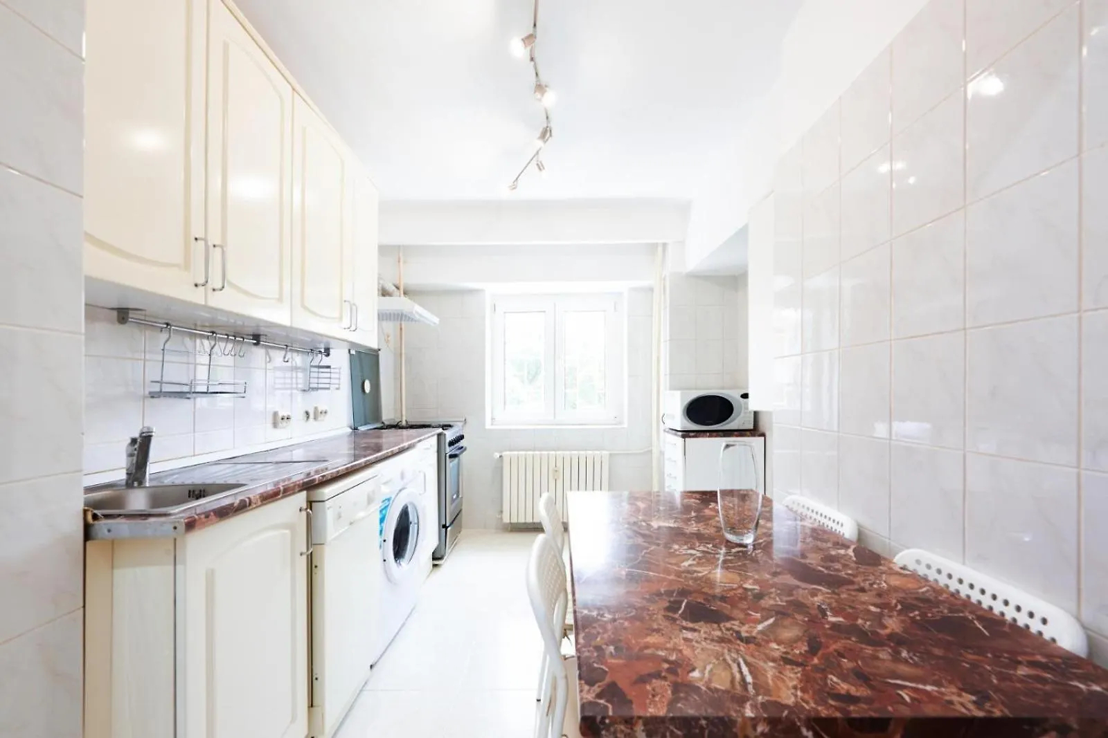 Apartment Lazynest - Central 2Br Apt Near Piata Alba Iulia Bucharest