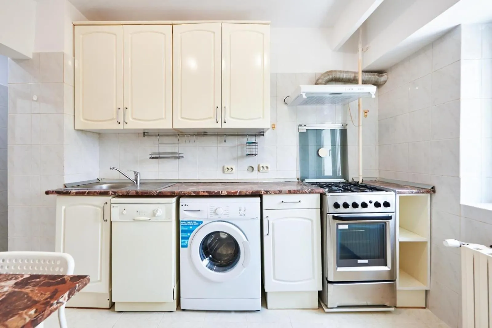 Lazynest - Central 2Br Apt Near Piata Alba Iulia Bucharest