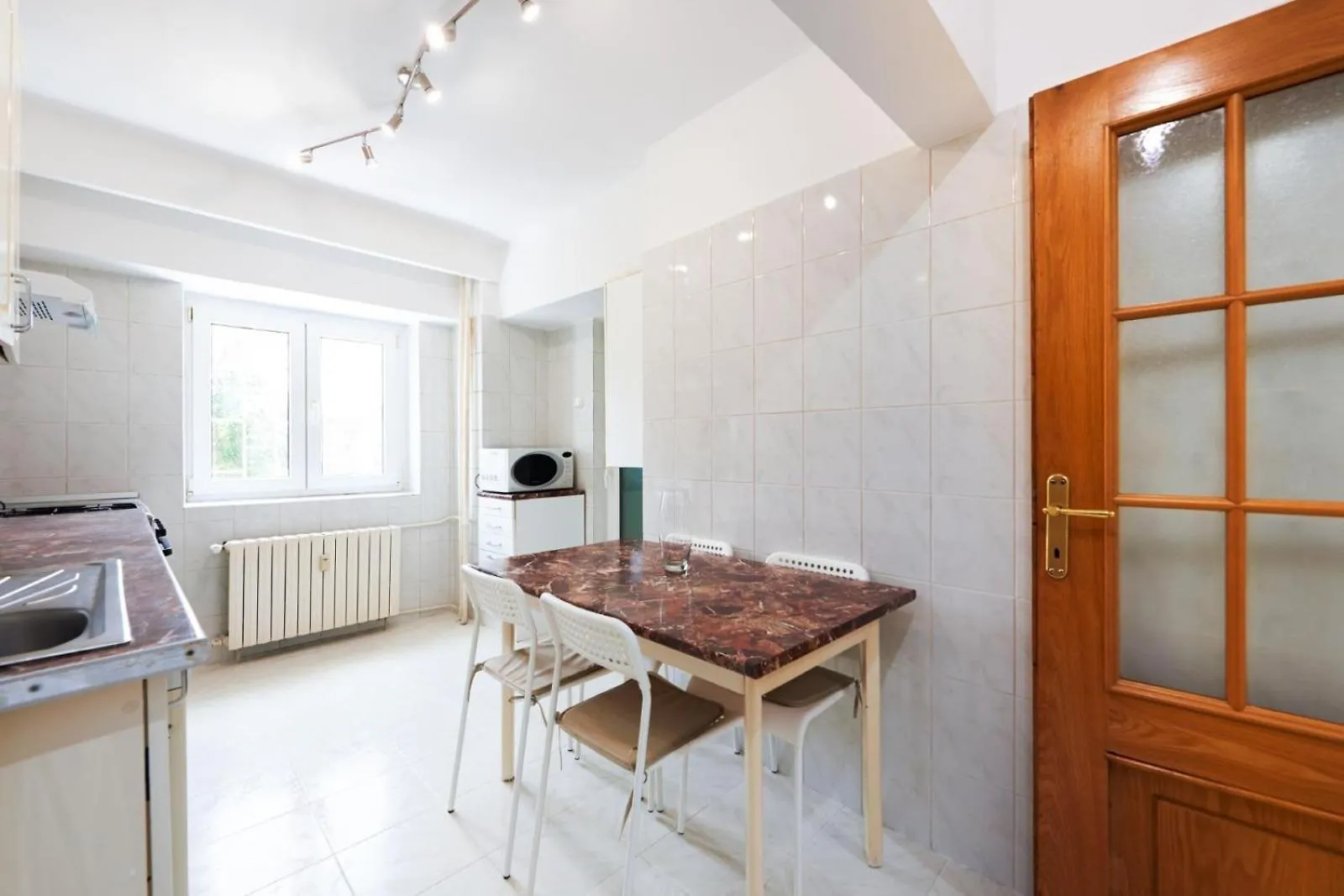 Lazynest - Central 2Br Apt Near Piata Alba Iulia Bucharest 0*,  Romania