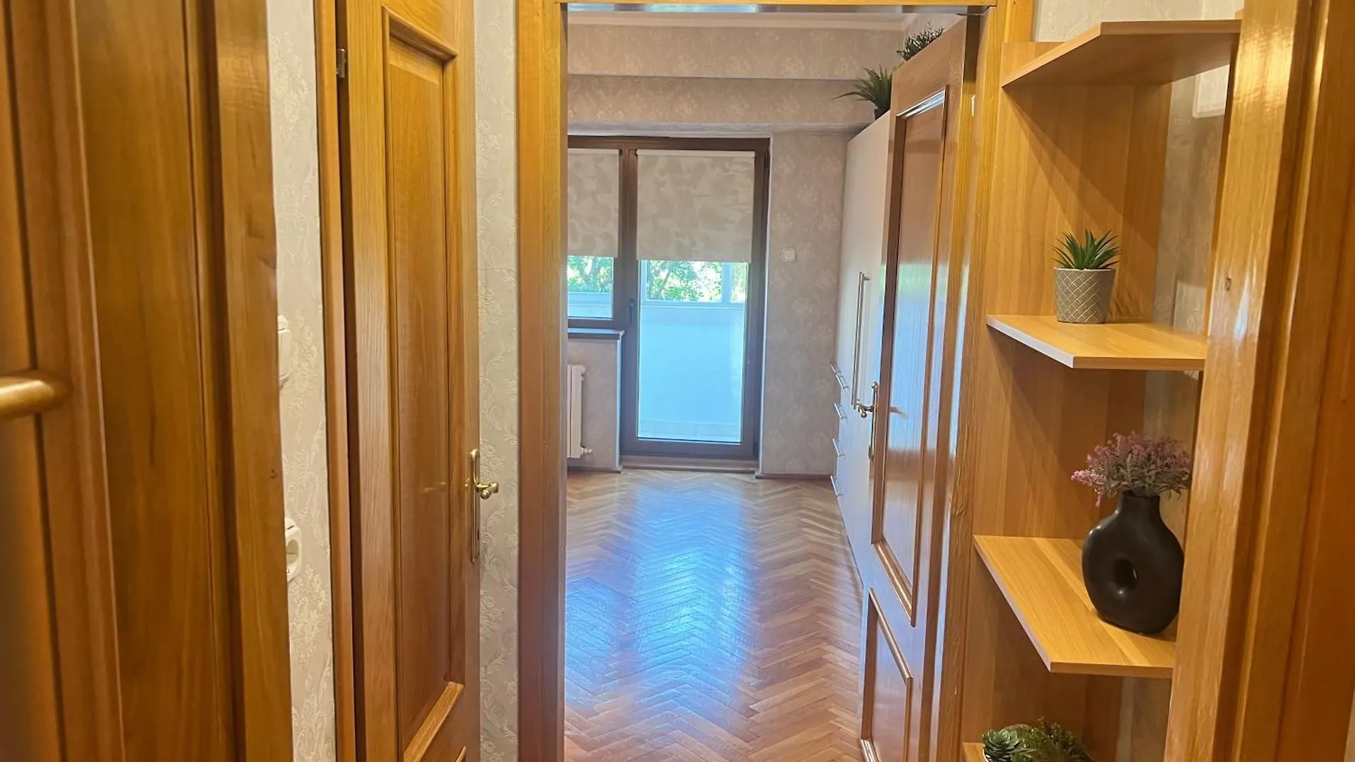Lazynest - Central 2Br Apt Near Piata Alba Iulia Bucharest Apartment