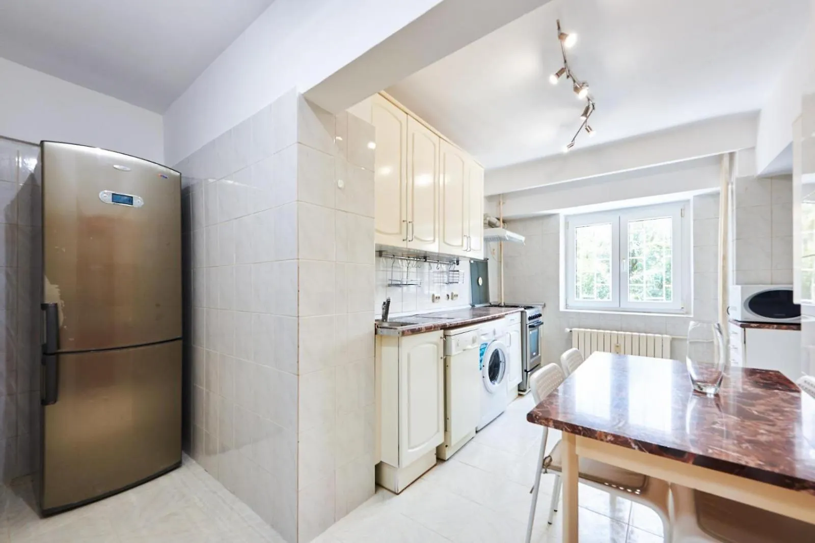 Lazynest - Central 2Br Apt Near Piata Alba Iulia Bucharest 0*,