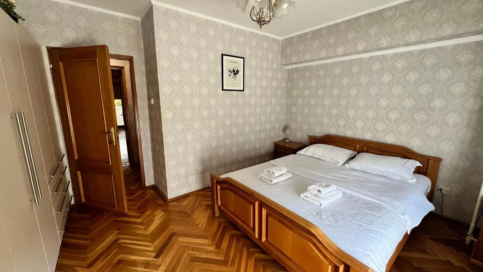 Lazynest - Central 2Br Apt Near Piata Alba Iulia Bucharest Apartment
