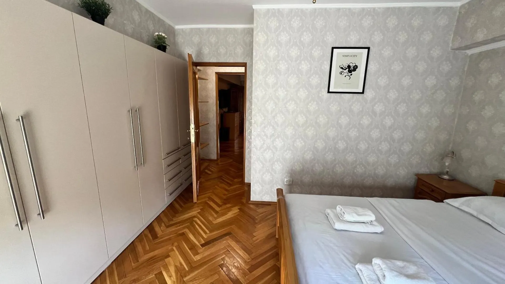 Lazynest - Central 2Br Apt Near Piata Alba Iulia Bucharest 0*,  Romania
